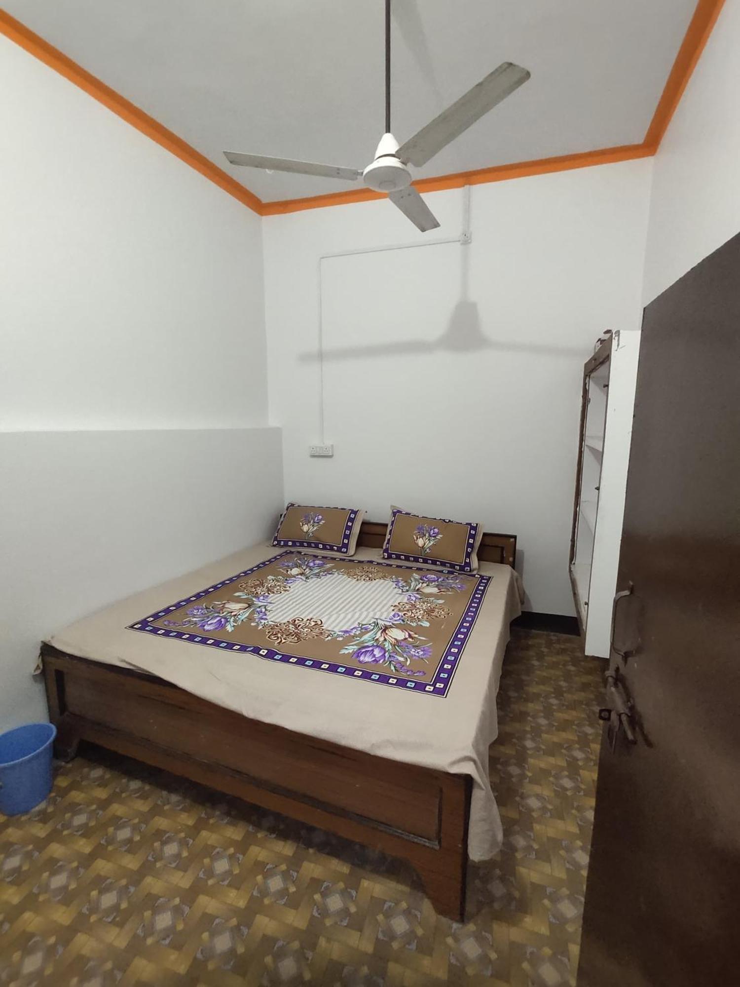 Awadh Guest House Ayodhya Buitenkant foto